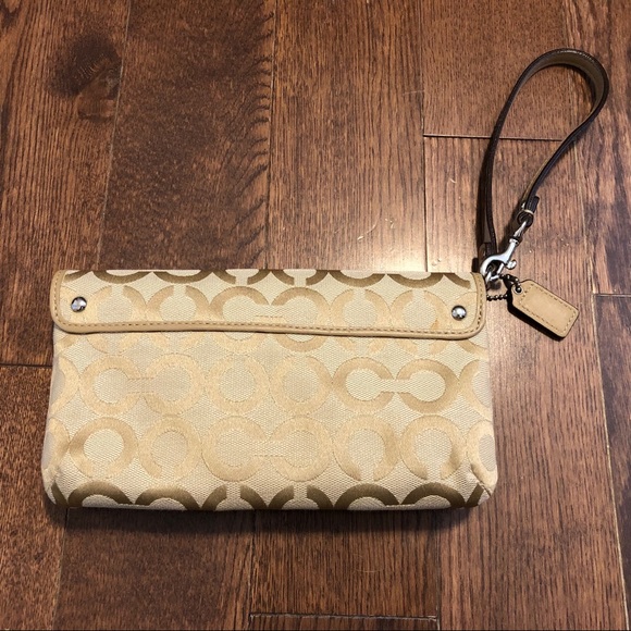 Coach Wristlet - Picture 4 of 6